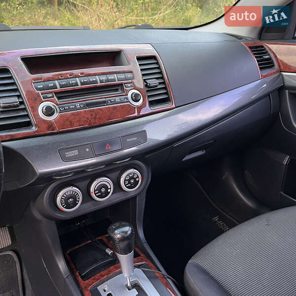 Седан Mitsubishi Lancer 2009 в Дніпрі фото 24 Седан Mitsubishi Lancer 2009 в Дніпрі