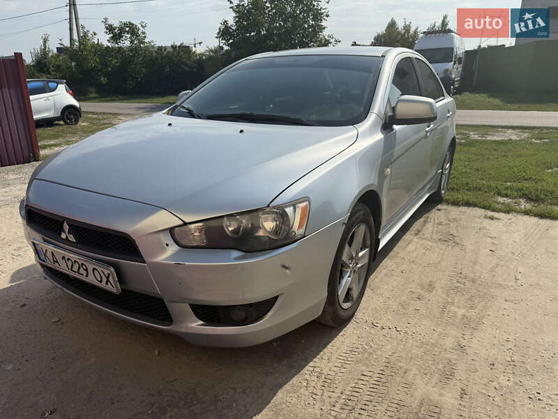 Седан Mitsubishi Lancer 2009 в Києві