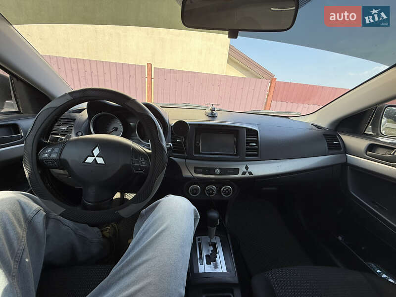 Седан Mitsubishi Lancer 2009 в Києві