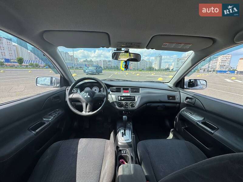 Седан Mitsubishi Lancer 2007 в Киеве