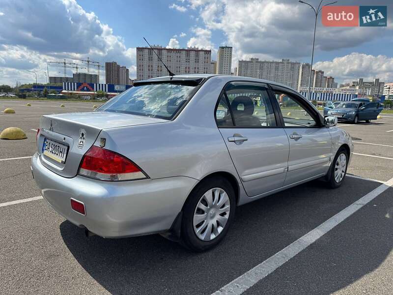 Седан Mitsubishi Lancer 2007 в Киеве