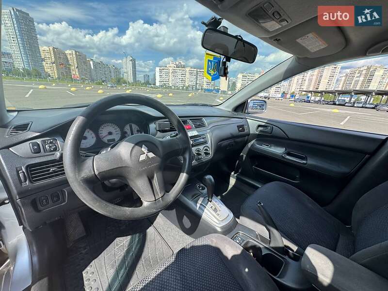 Седан Mitsubishi Lancer 2007 в Киеве