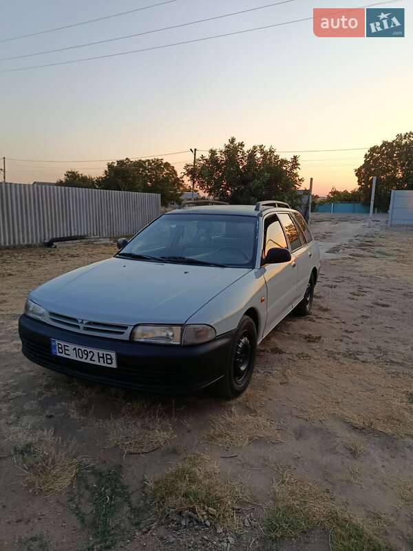 Универсал Mitsubishi Lancer 1995 в Одессе