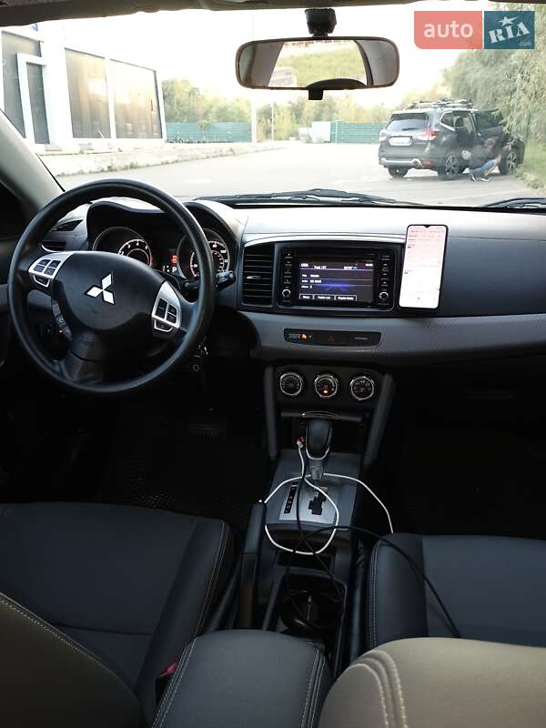Седан Mitsubishi Lancer 2017 в Києві