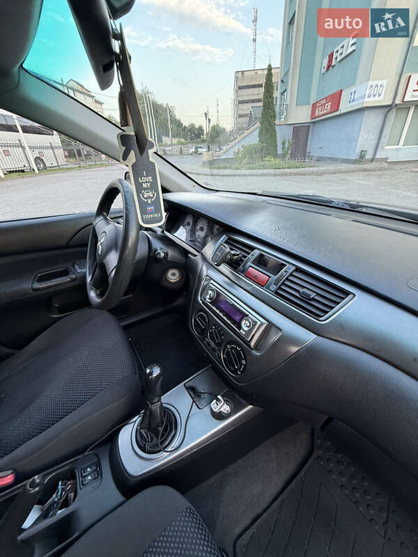 Седан Mitsubishi Lancer 2006 в Львові
