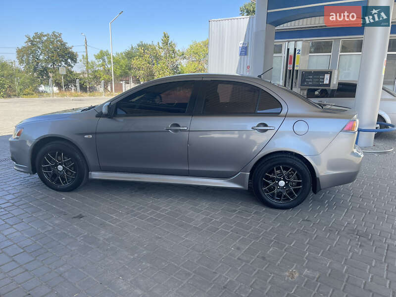 Седан Mitsubishi Lancer 2012 в Николаеве