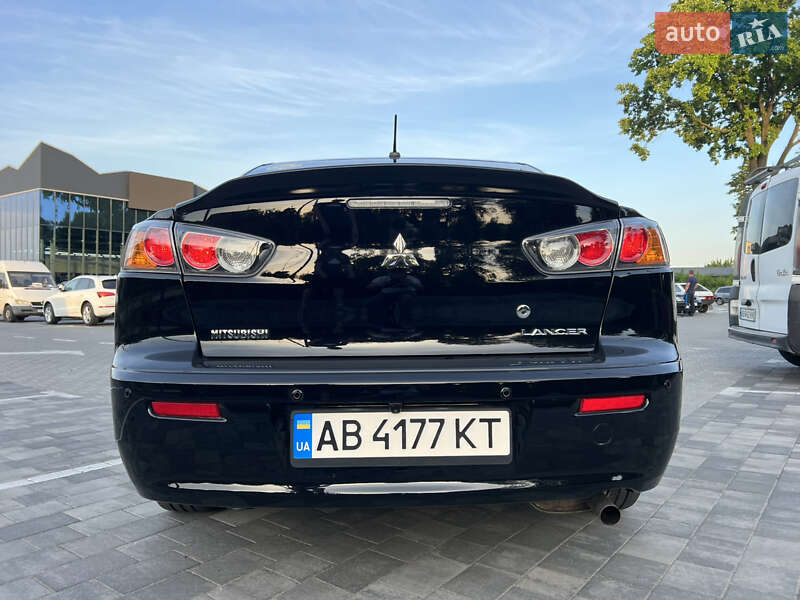 Седан Mitsubishi Lancer 2015 в Виннице