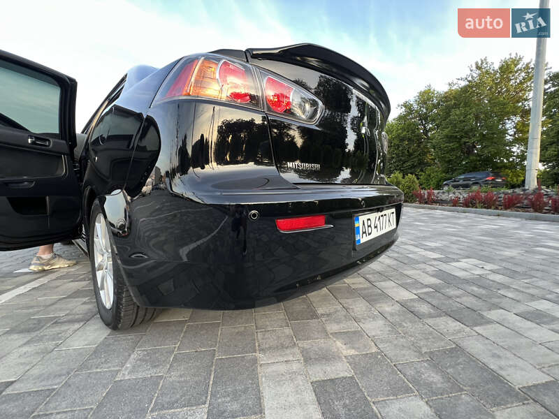 Седан Mitsubishi Lancer 2015 в Виннице