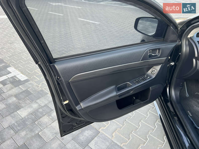 Седан Mitsubishi Lancer 2015 в Виннице