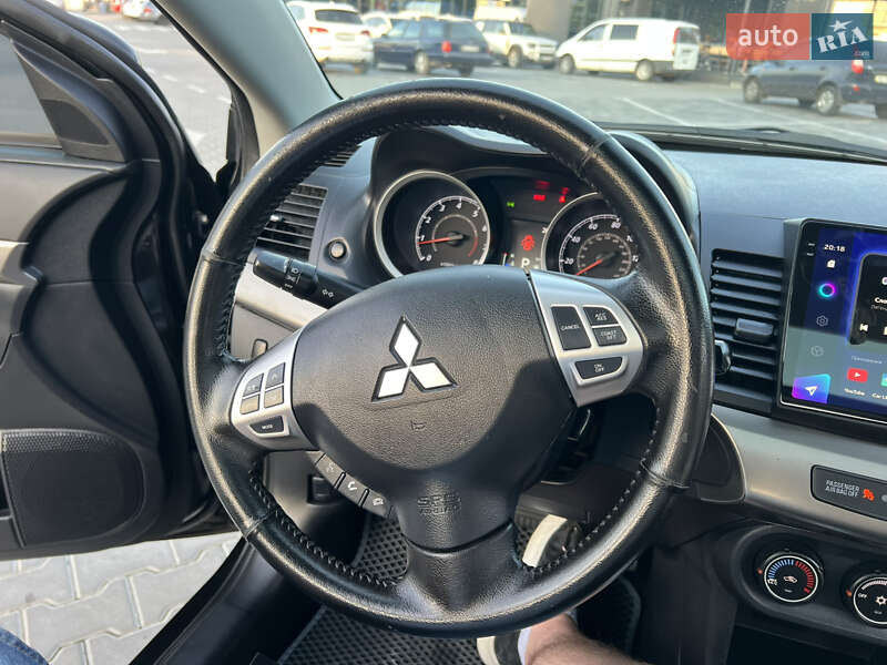 Седан Mitsubishi Lancer 2015 в Виннице