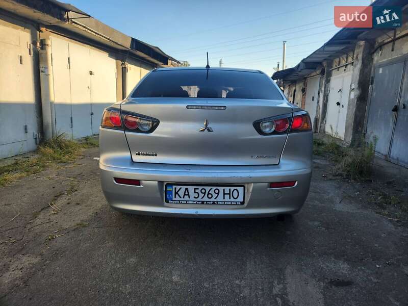 Седан Mitsubishi Lancer 2016 в Києві