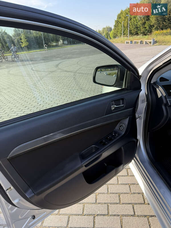 Седан Mitsubishi Lancer 2008 в Львове