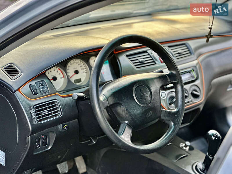 Седан Mitsubishi Lancer 2005 в Одессе