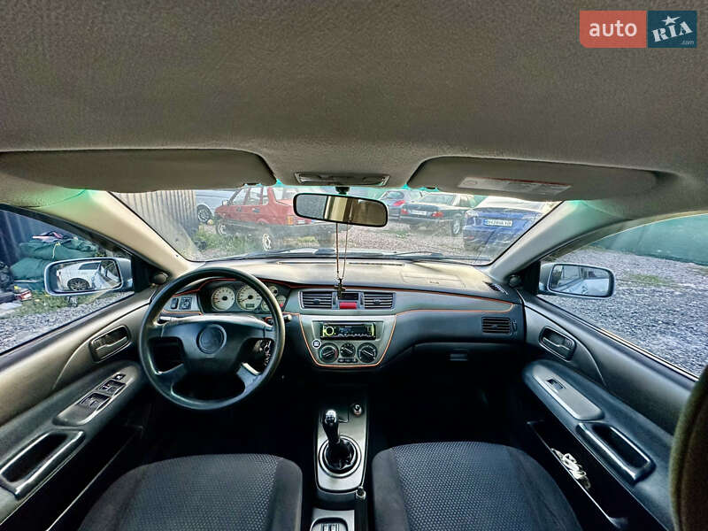 Седан Mitsubishi Lancer 2005 в Одессе
