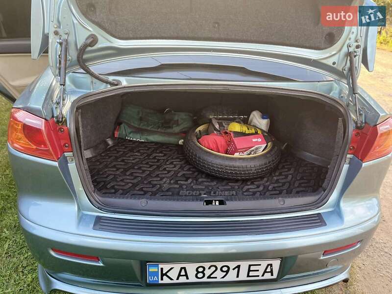 Седан Mitsubishi Lancer 2008 в Киеве