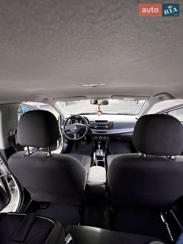 Седан Mitsubishi Lancer 2008 в Вишневом