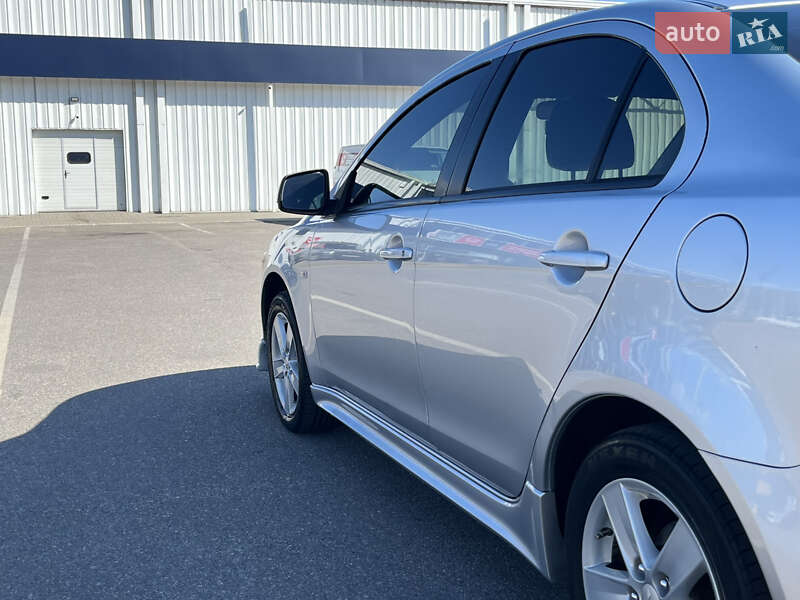 Седан Mitsubishi Lancer 2008 в Черкасах