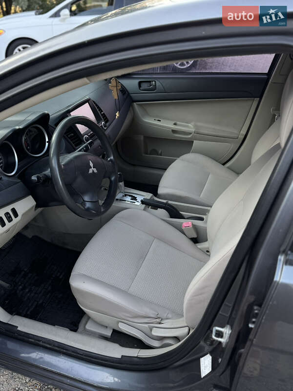Седан Mitsubishi Lancer 2008 в Теплодаре