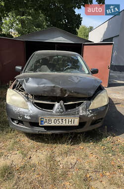 Седан Mitsubishi Lancer 2004 в Виннице