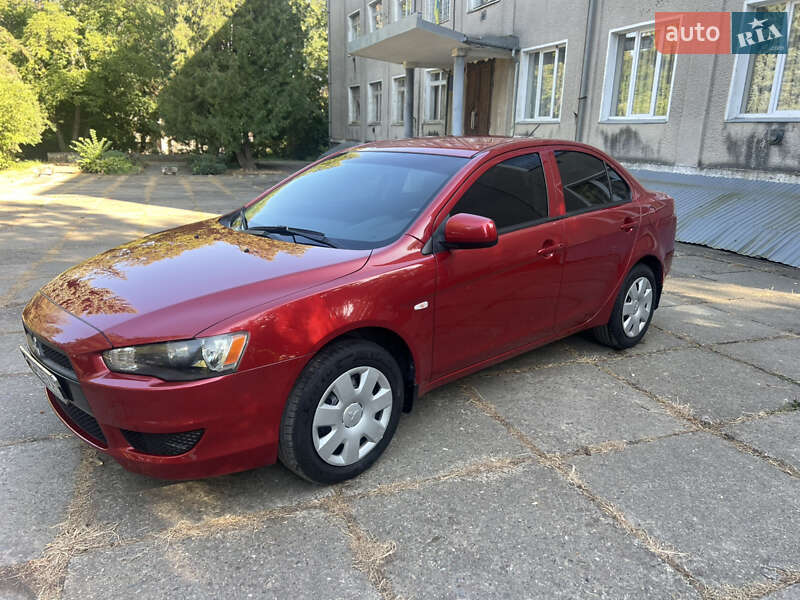 Седан Mitsubishi Lancer 2010 в Чернівцях
