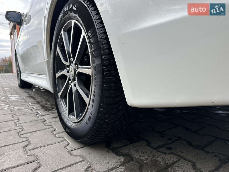 Седан Mitsubishi Lancer 2015 в Одесі