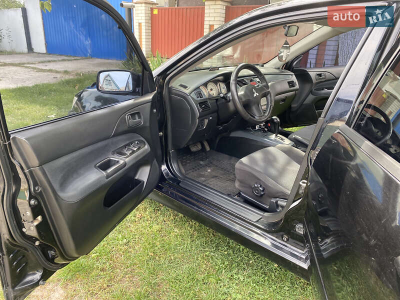 Седан Mitsubishi Lancer 2006 в Барышевке