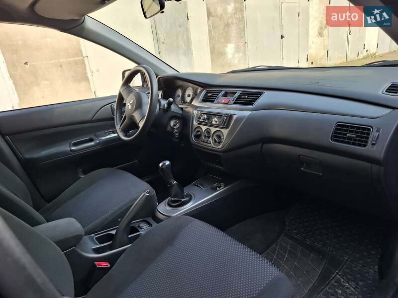 Седан Mitsubishi Lancer 2009 в Києві