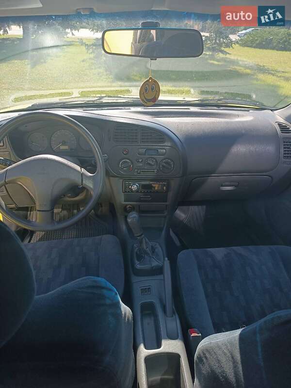 Седан Mitsubishi Lancer 1996 в Кременчуці