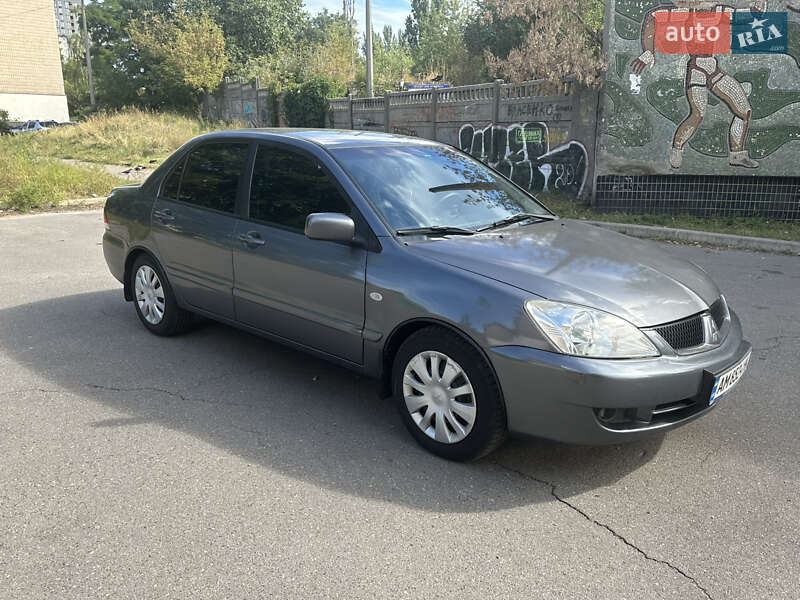 Седан Mitsubishi Lancer 2008 в Киеве