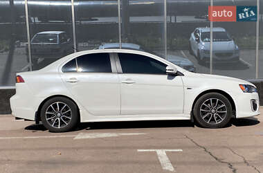 Седан Mitsubishi Lancer 2016 в 