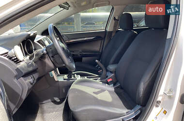 Седан Mitsubishi Lancer 2016 в 