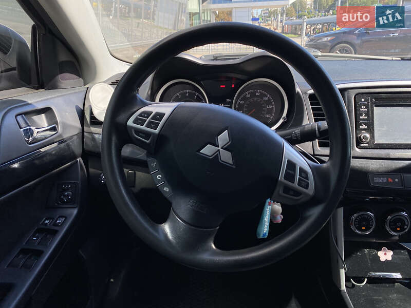 Седан Mitsubishi Lancer 2016 в Киеве