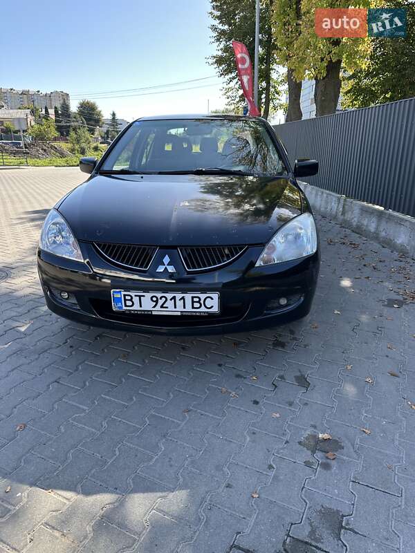 Седан Mitsubishi Lancer 2004 в Львові
