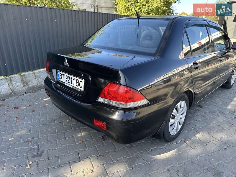 Седан Mitsubishi Lancer 2004 в Львові