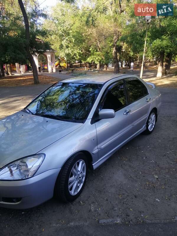 Седан Mitsubishi Lancer 2004 в Одессе