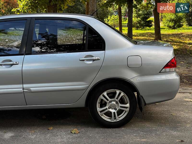 Седан Mitsubishi Lancer 2005 в Киеве фото 10 Седан Mitsubishi Lancer 2005 в Киеве