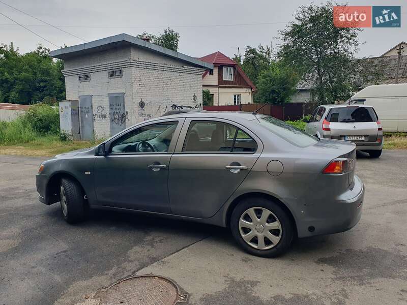 Седан Mitsubishi Lancer 2012 в Киеве