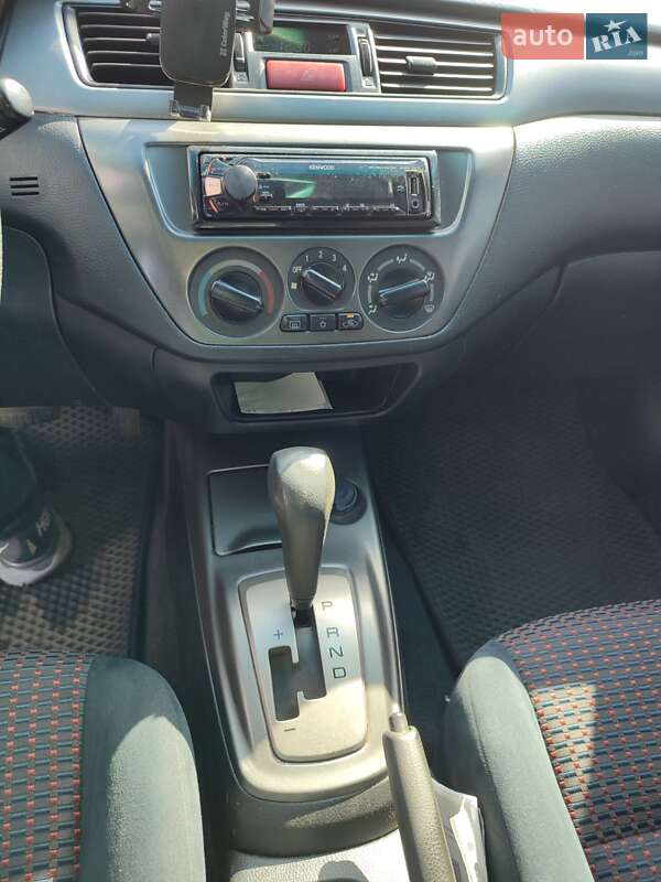 Седан Mitsubishi Lancer 2006 в Днепре