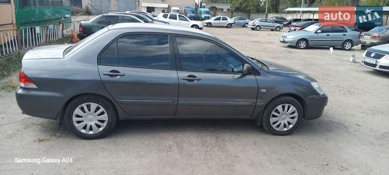 Седан Mitsubishi Lancer 2006 в Днепре