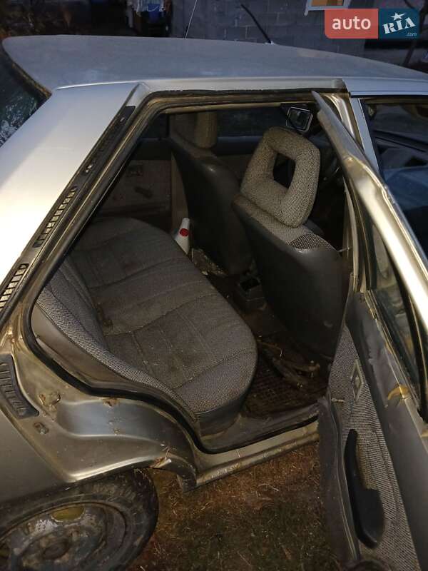 Седан Mitsubishi Lancer 1987 в Тальному