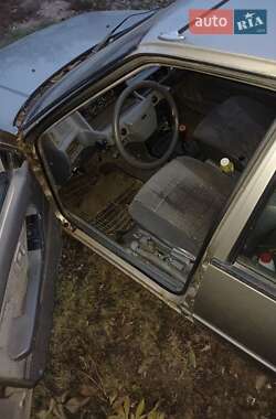 Седан Mitsubishi Lancer 1987 в Тальному