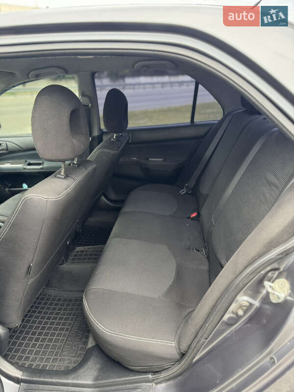 Седан Mitsubishi Lancer 2005 в Днепре
