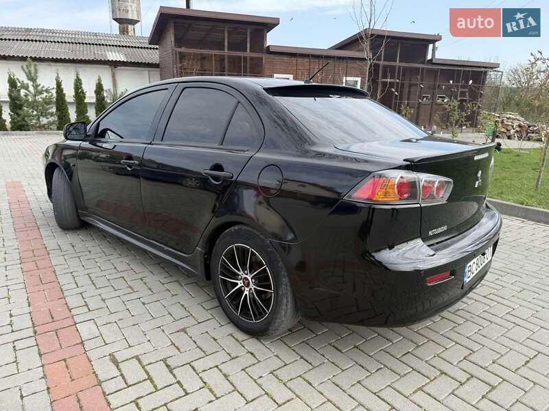 Седан Mitsubishi Lancer 2010 в Львове