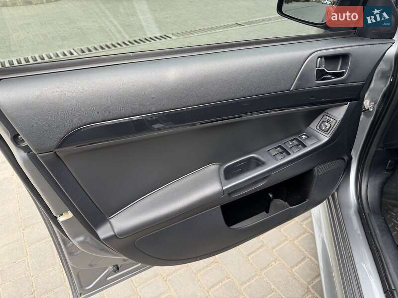 Седан Mitsubishi Lancer 2014 в Одессе