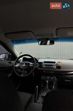 Хэтчбек Mitsubishi Lancer 2012 в 