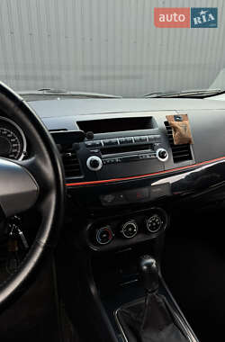 Хэтчбек Mitsubishi Lancer 2012 в 