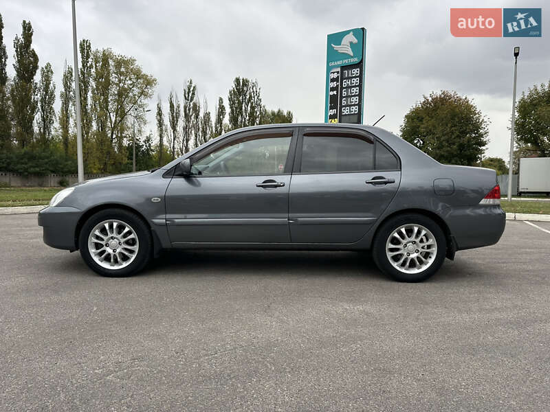Седан Mitsubishi Lancer 2009 в Киеве