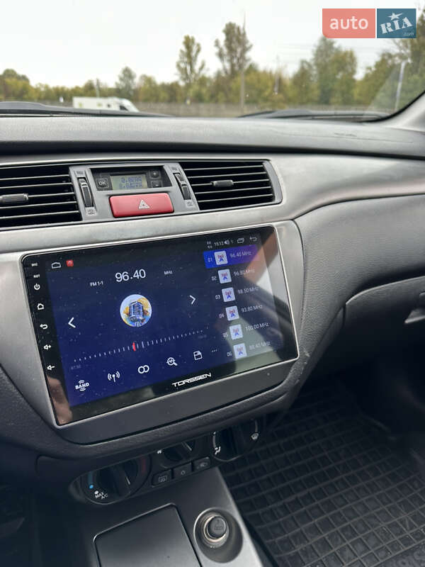 Седан Mitsubishi Lancer 2009 в Киеве