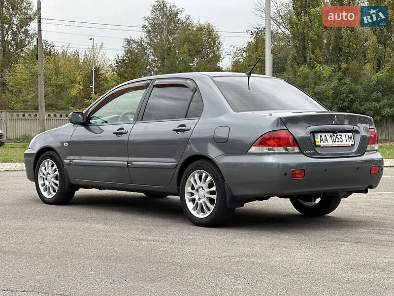 Седан Mitsubishi Lancer 2009 в Киеве