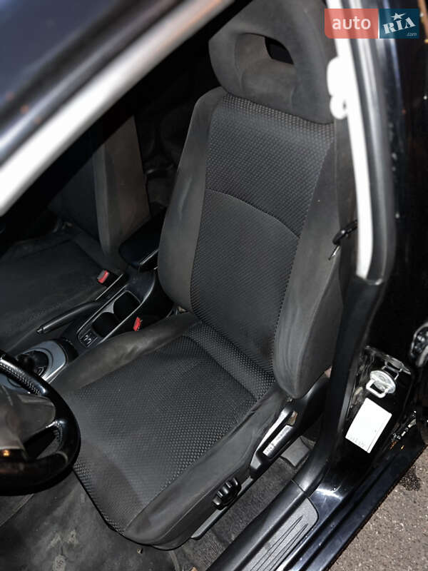 Седан Mitsubishi Lancer 2006 в Броварах